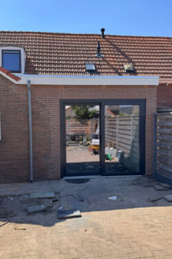 Aanbouw plaatsen