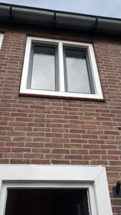 Kunststof ramen monteren